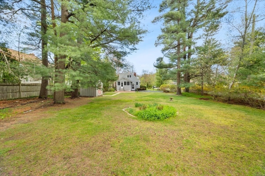 7 Glen Echo Blvd
