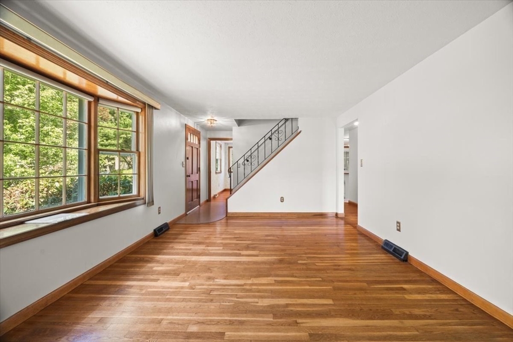 7 Glen Echo Blvd