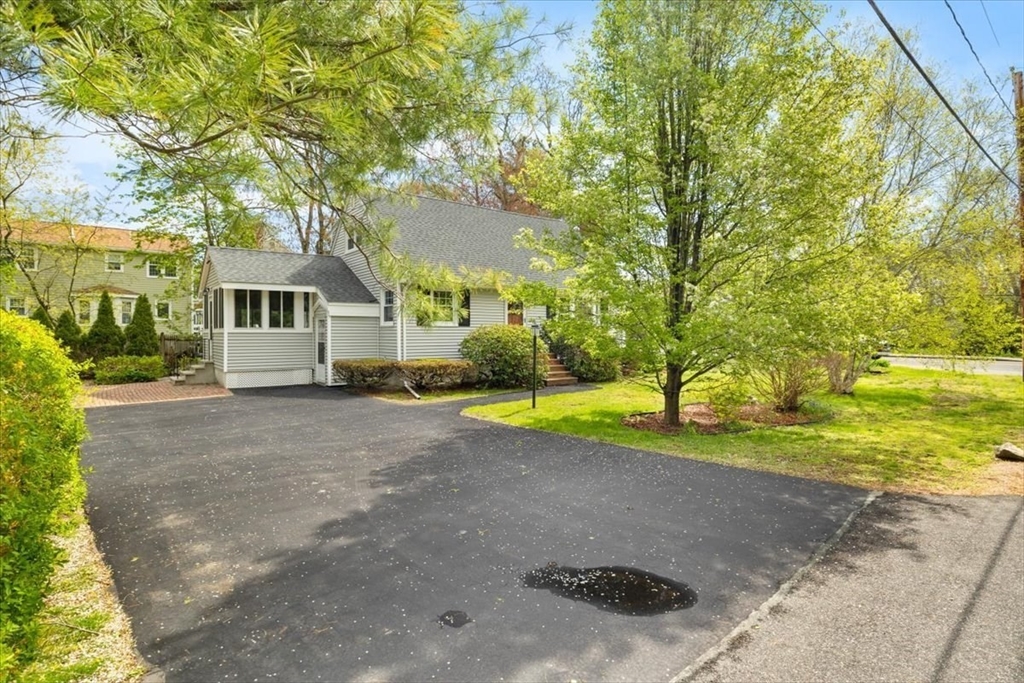 7 Glen Echo Blvd