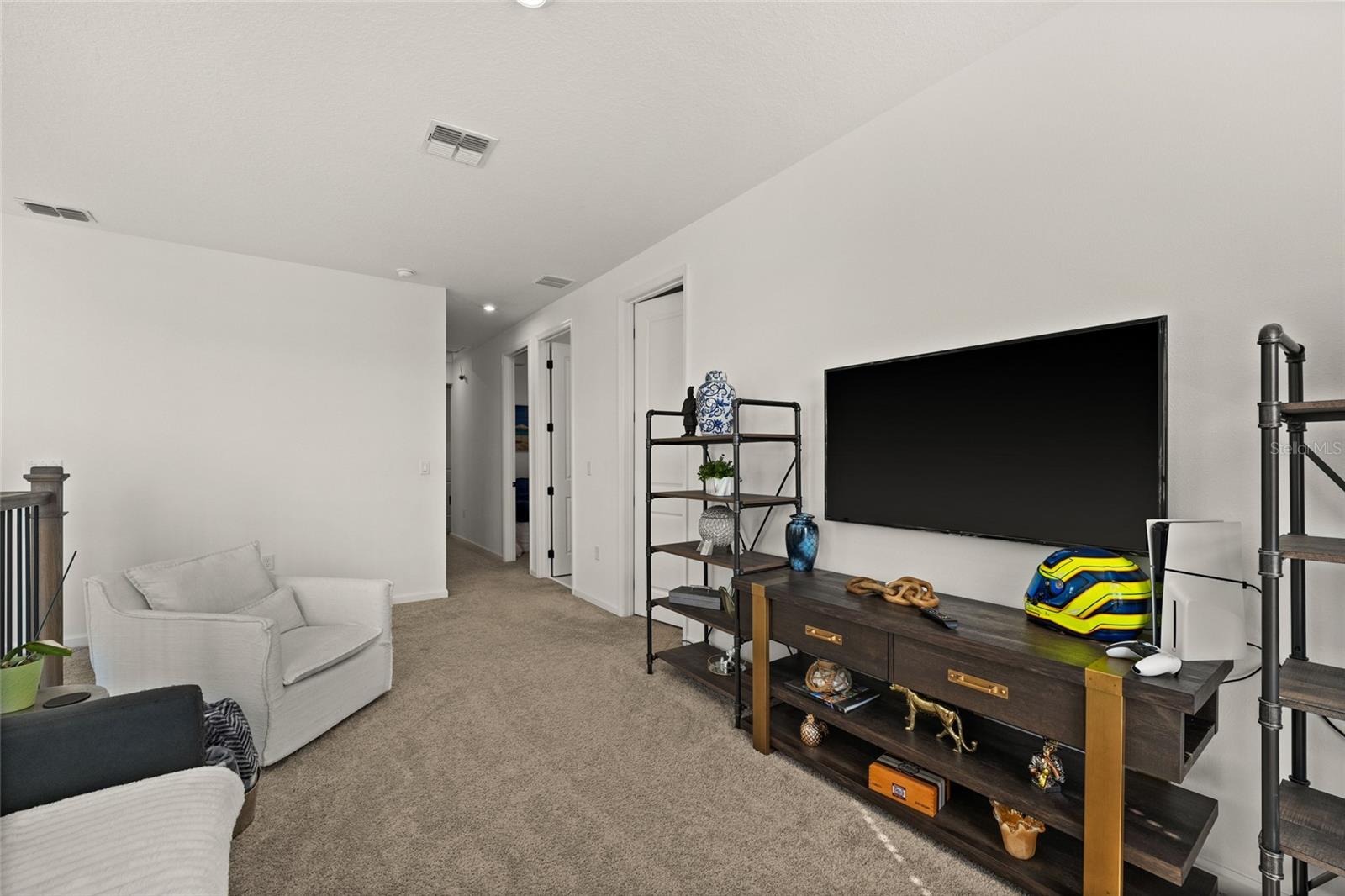 7409 INLET PT
