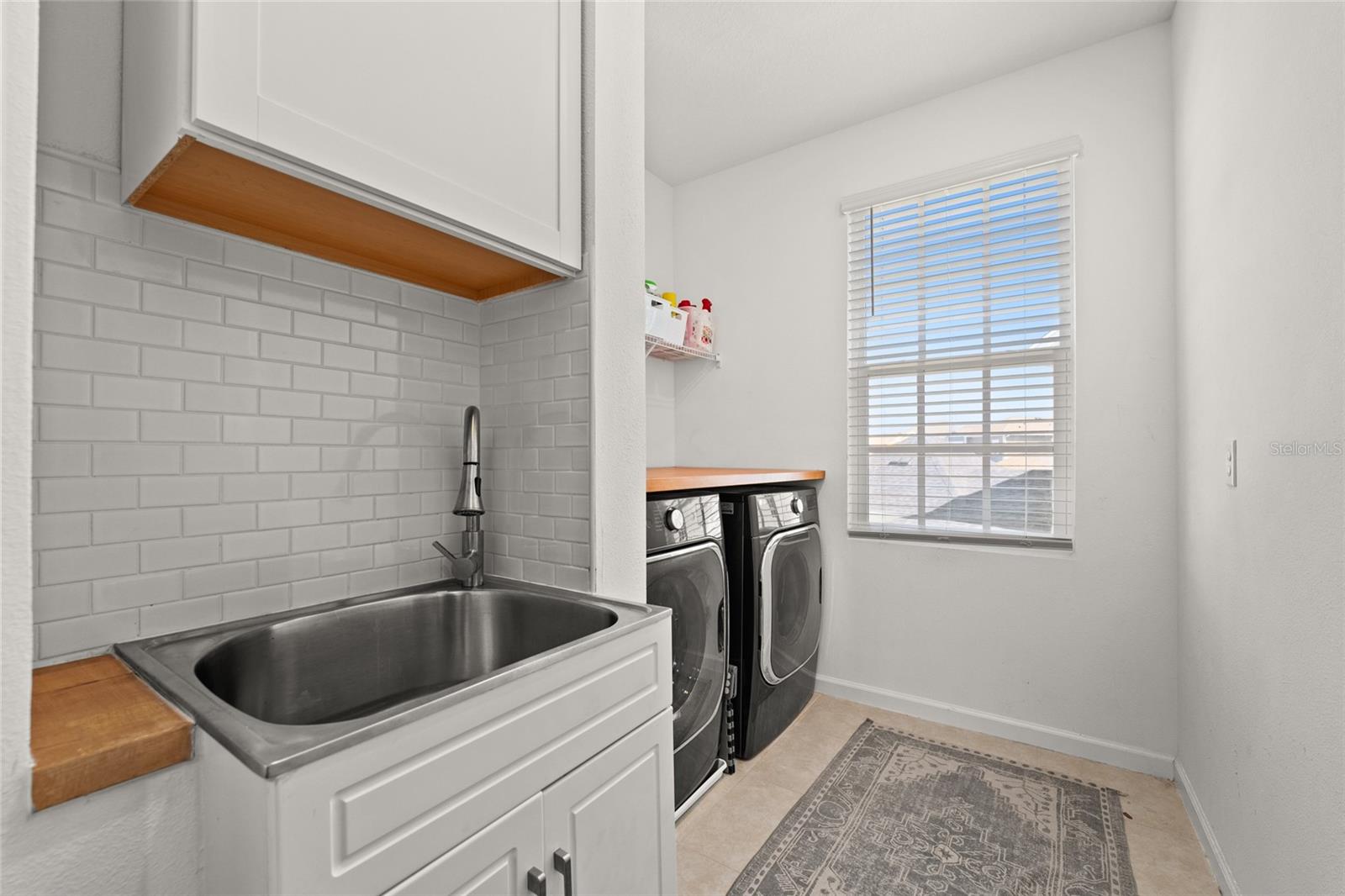 7409 INLET PT