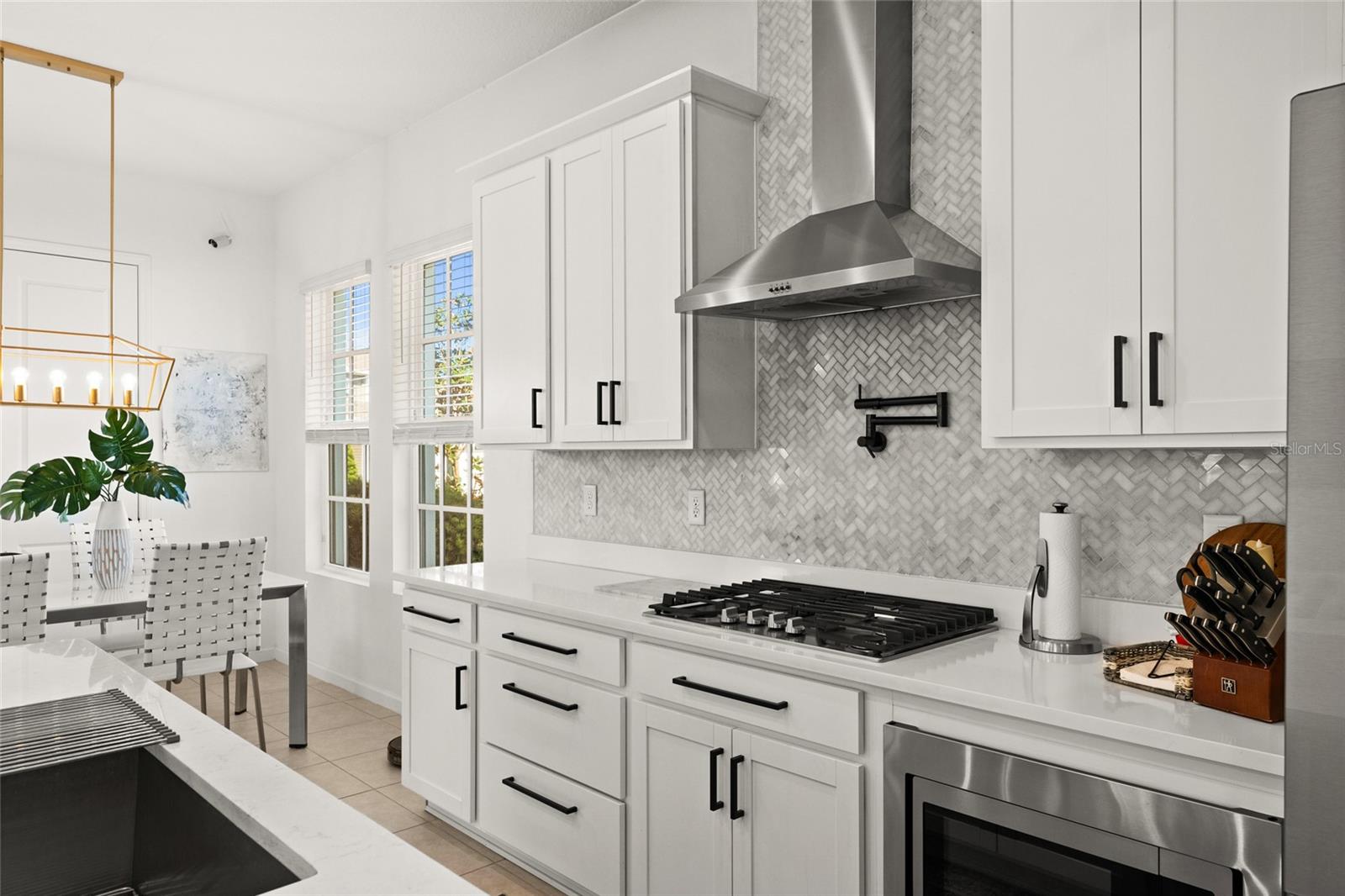 7409 INLET PT