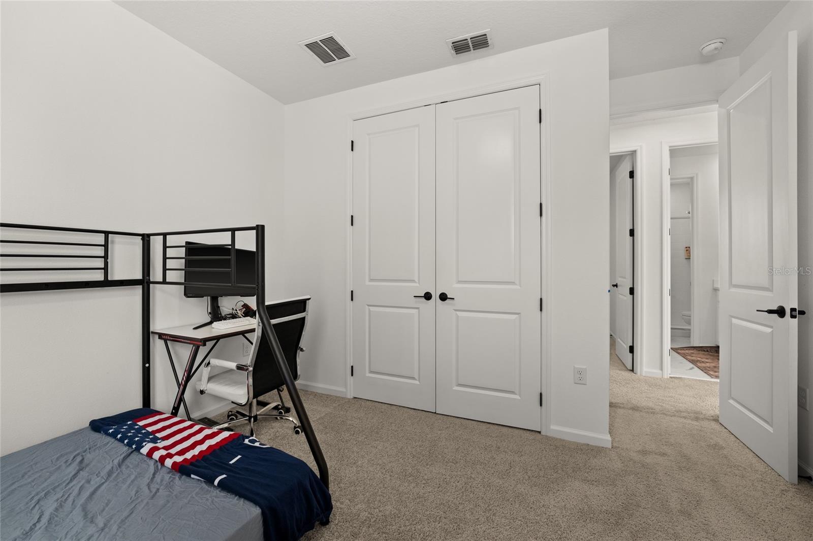 7409 INLET PT