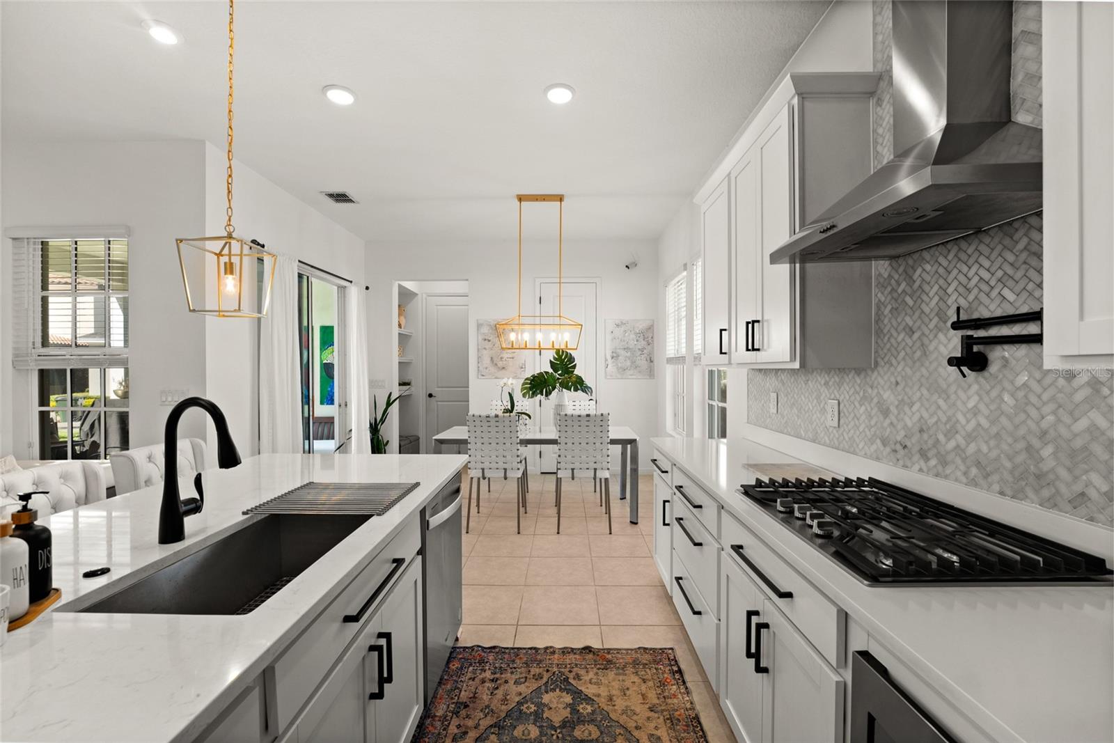 7409 INLET PT