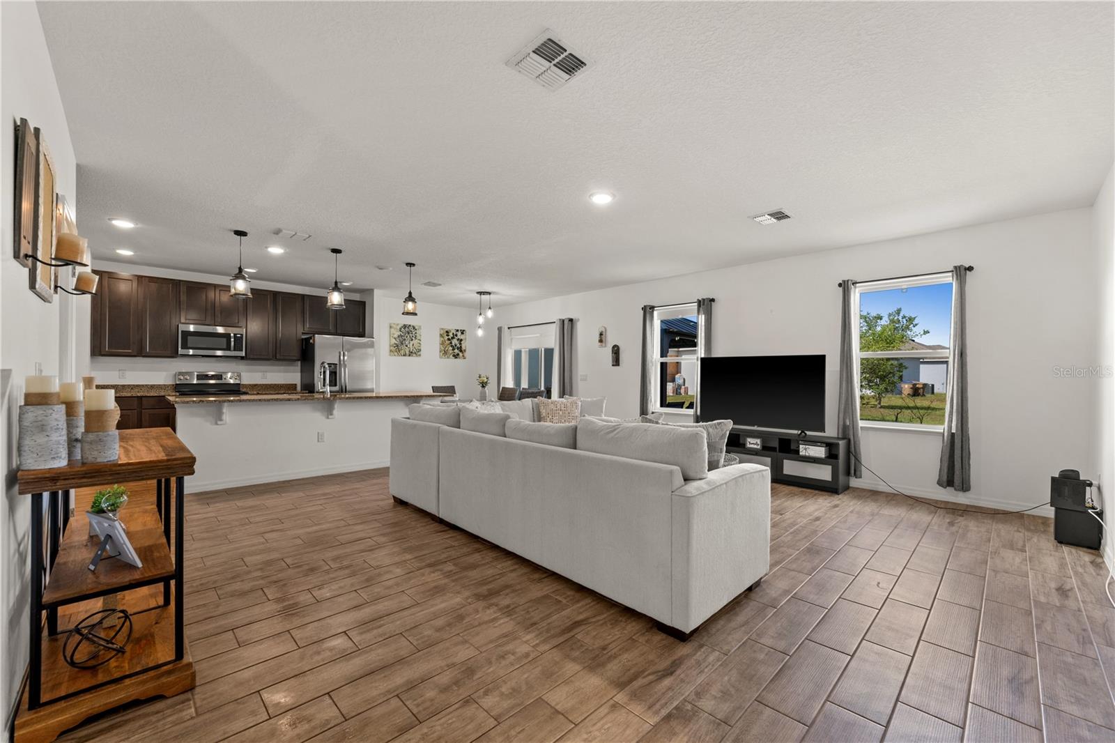 2294 CANYON BREEZE AVE AVE