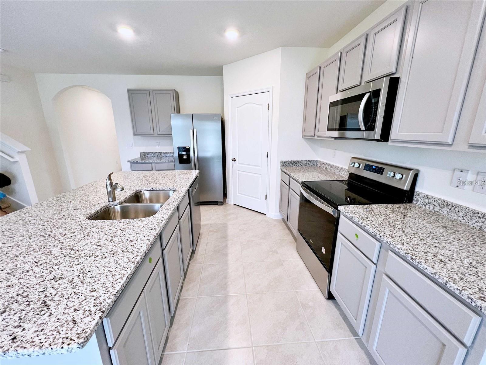 6820 CRANES ROOST RD