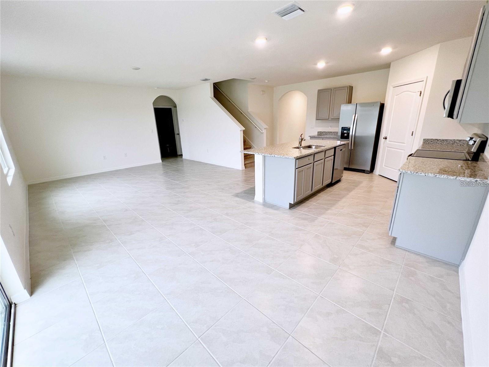 6820 CRANES ROOST RD