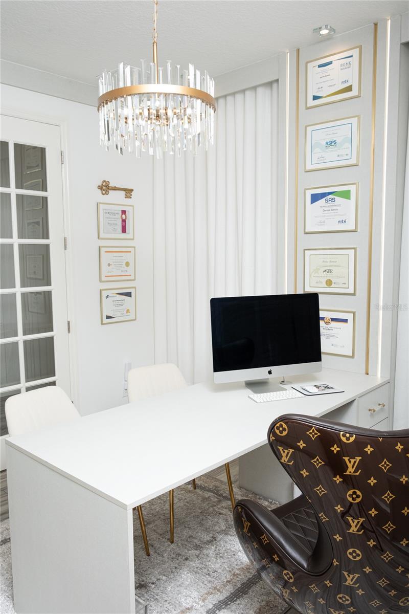 6160 HAMLIN RESERVE BLVD