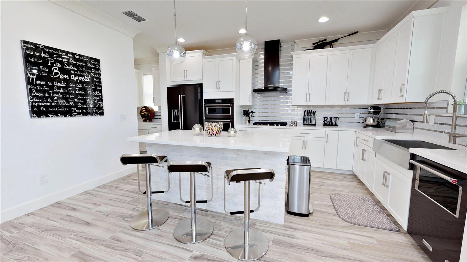 6160 HAMLIN RESERVE BLVD