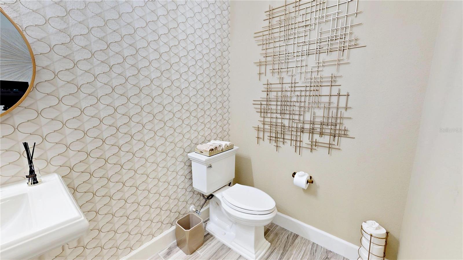 6160 HAMLIN RESERVE BLVD