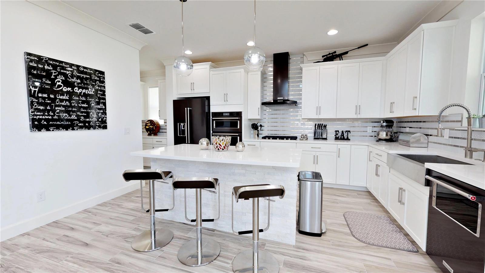 6160 HAMLIN RESERVE BLVD