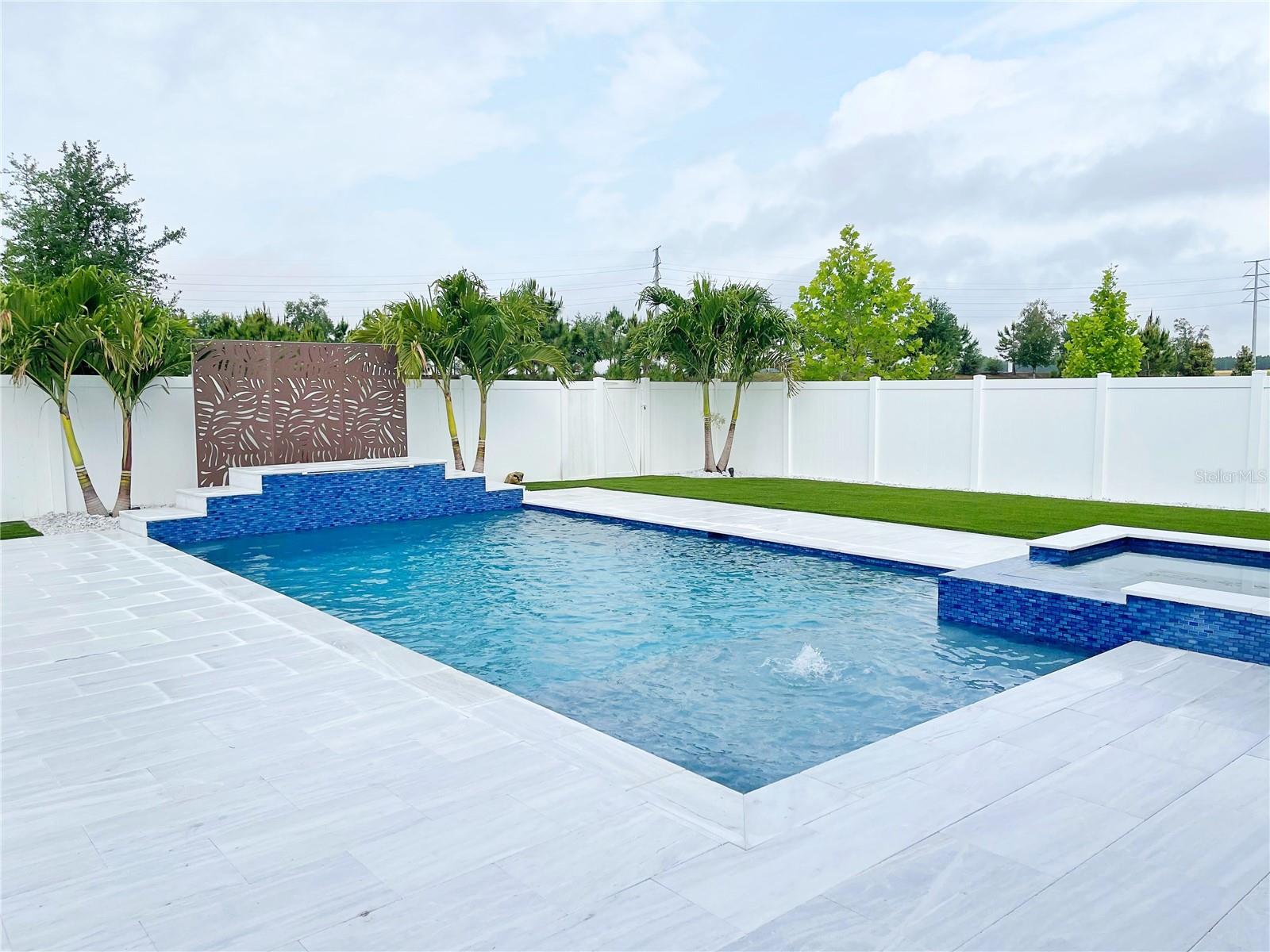 6160 HAMLIN RESERVE BLVD