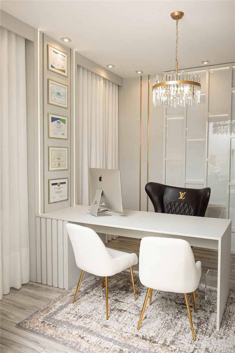 6160 HAMLIN RESERVE BLVD