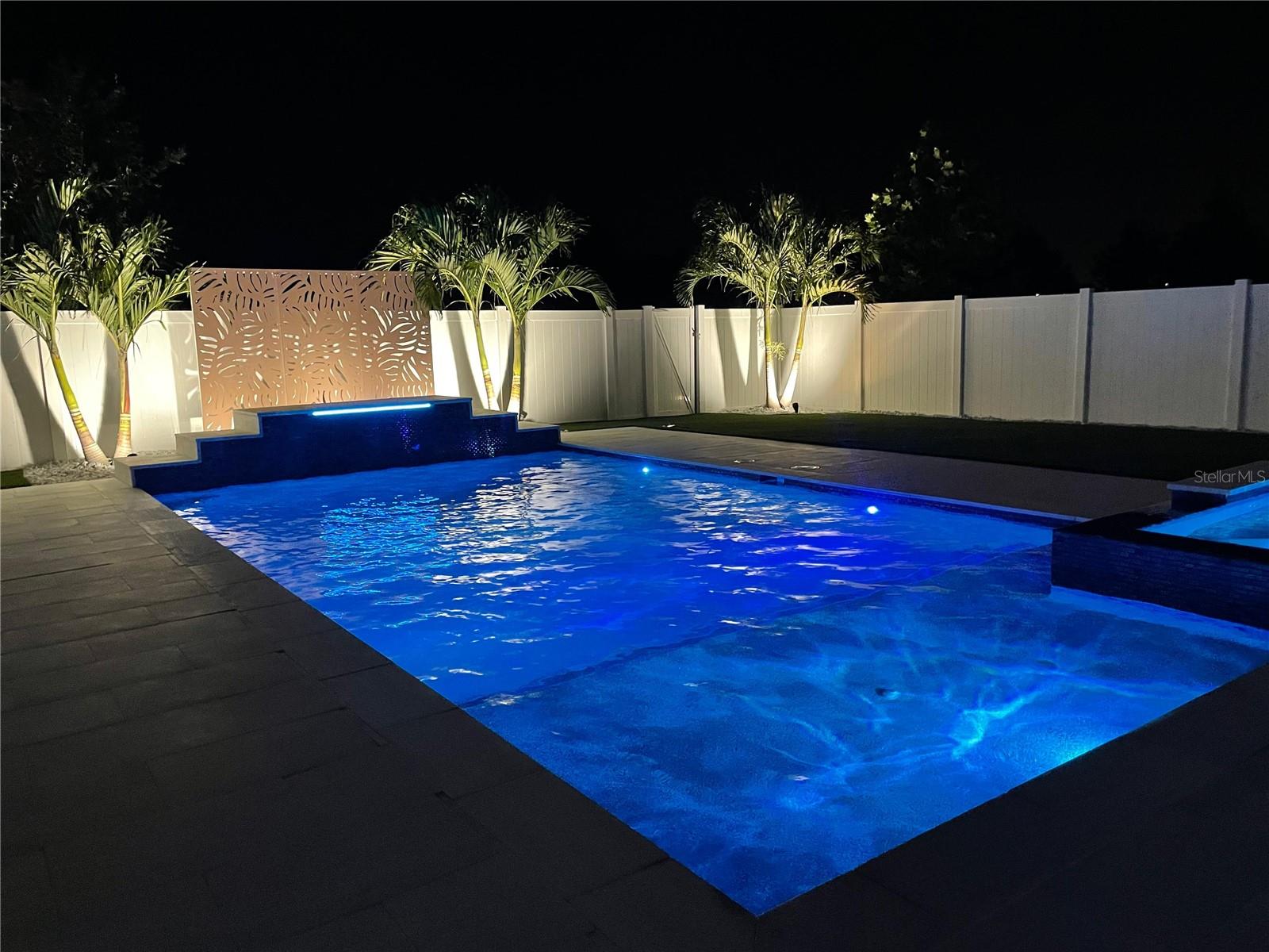 6160 HAMLIN RESERVE BLVD