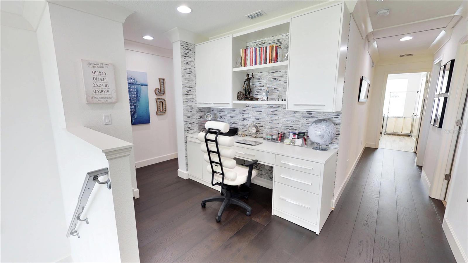 6160 HAMLIN RESERVE BLVD