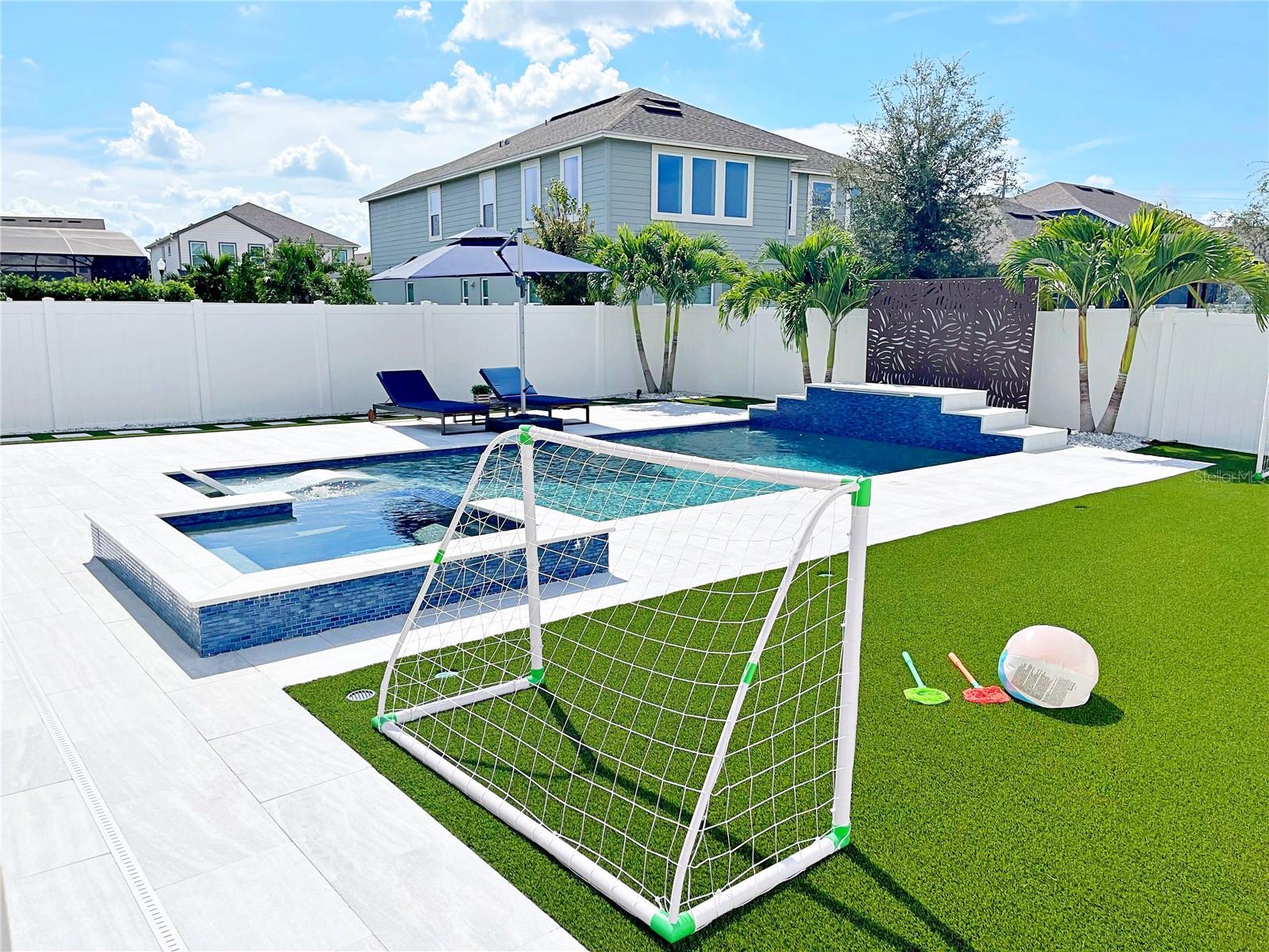 6160 HAMLIN RESERVE BLVD