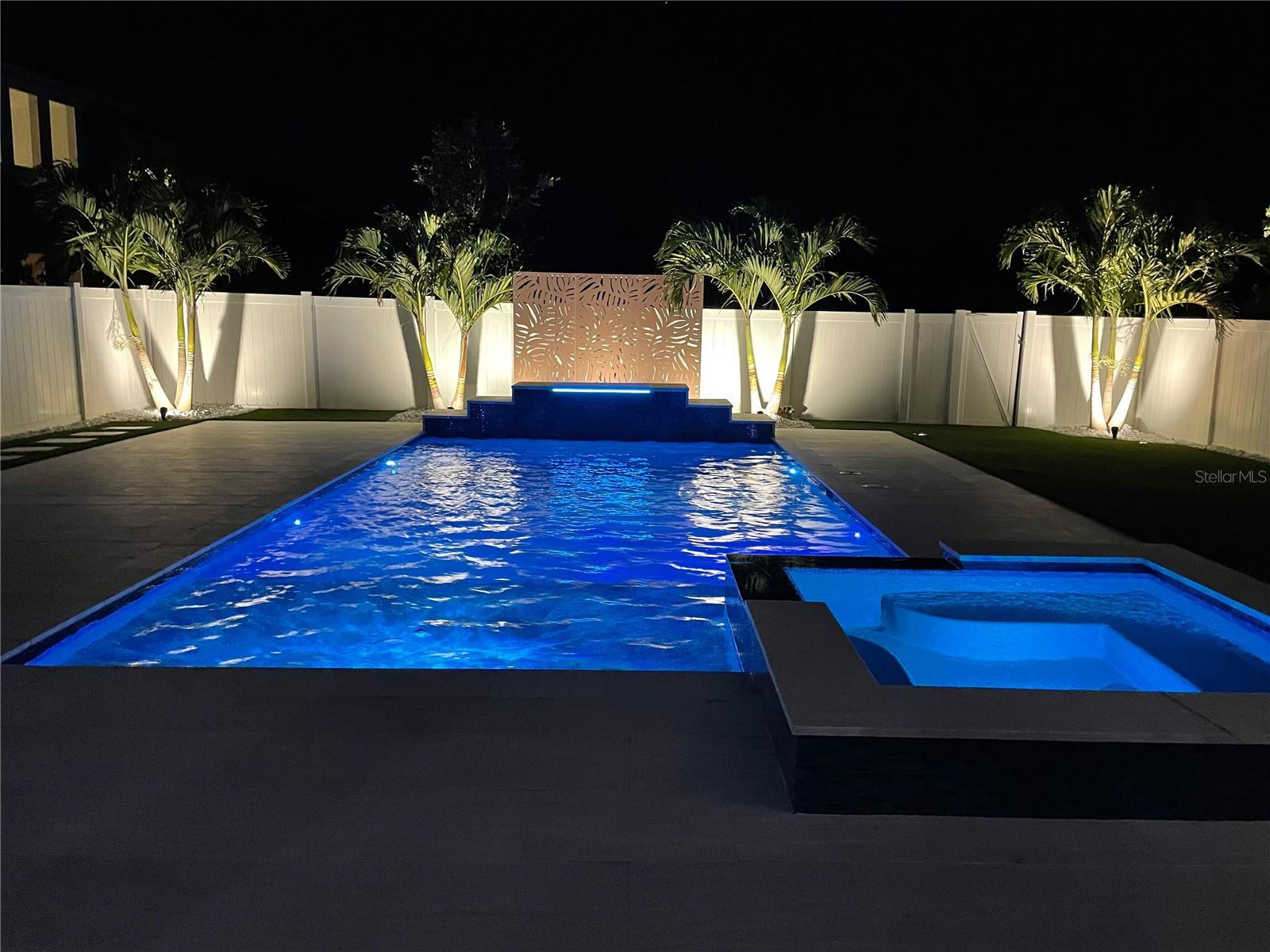 6160 HAMLIN RESERVE BLVD