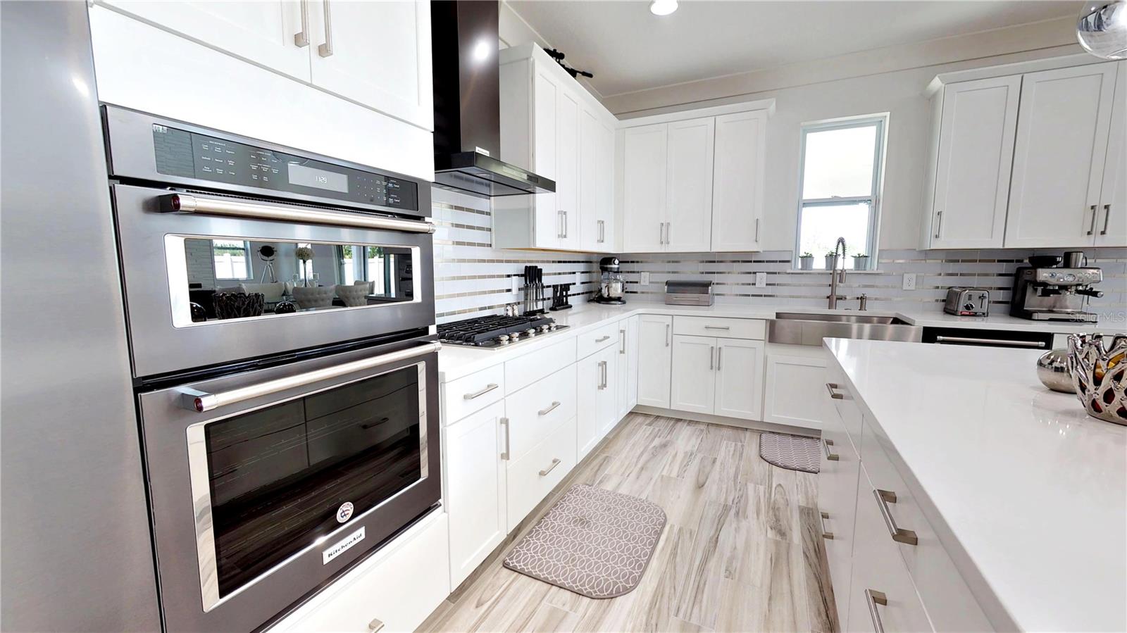 6160 HAMLIN RESERVE BLVD