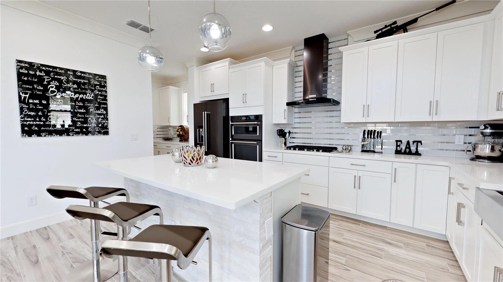 6160 HAMLIN RESERVE BLVD