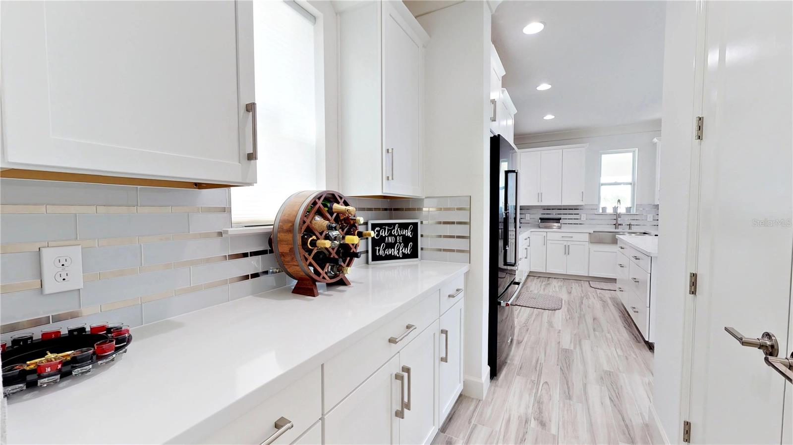 6160 HAMLIN RESERVE BLVD