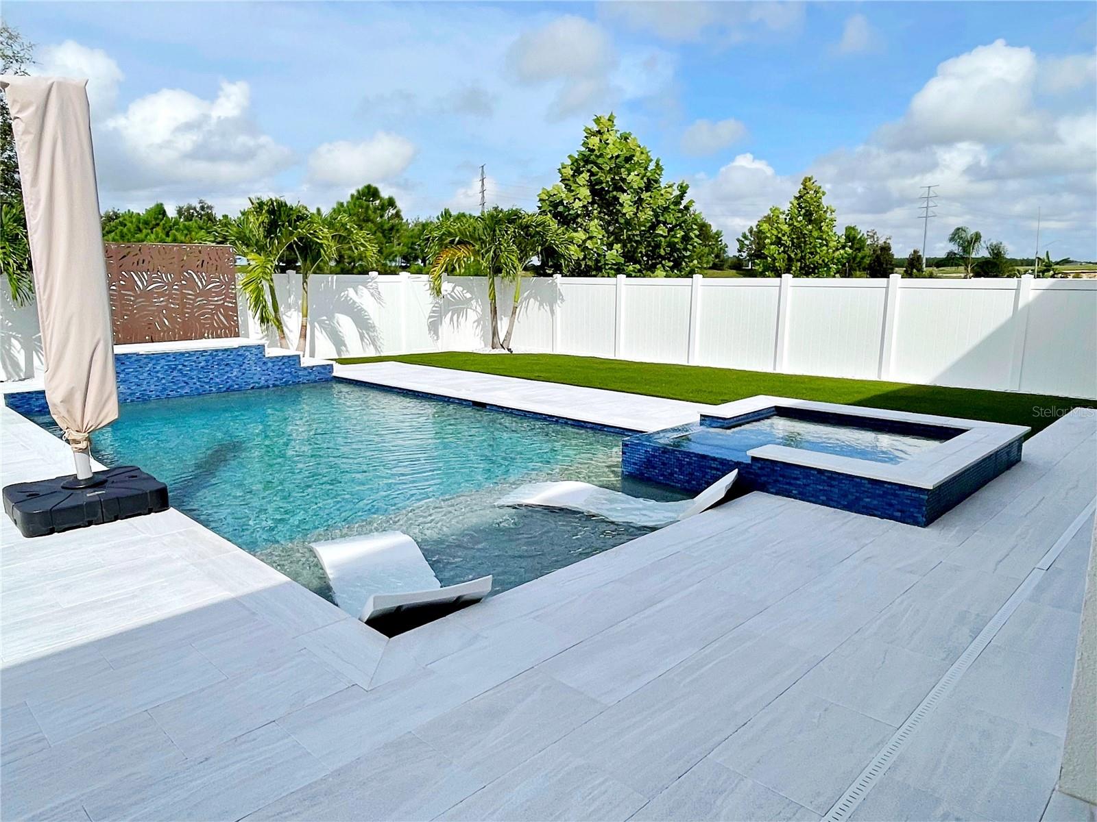 6160 HAMLIN RESERVE BLVD