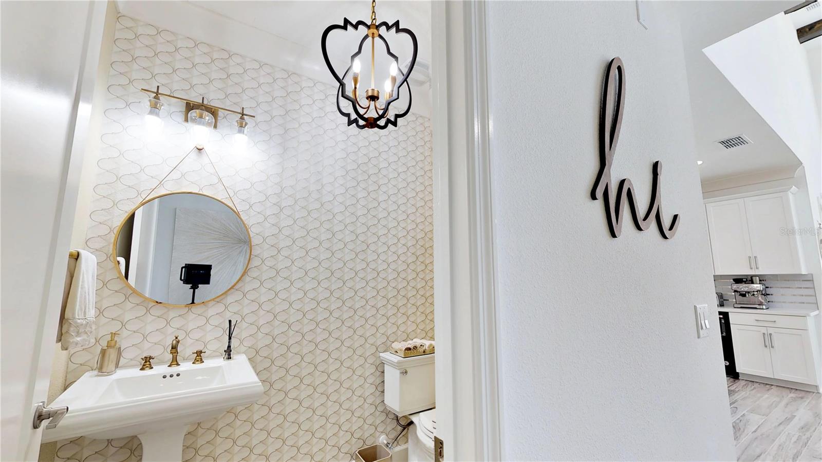 6160 HAMLIN RESERVE BLVD