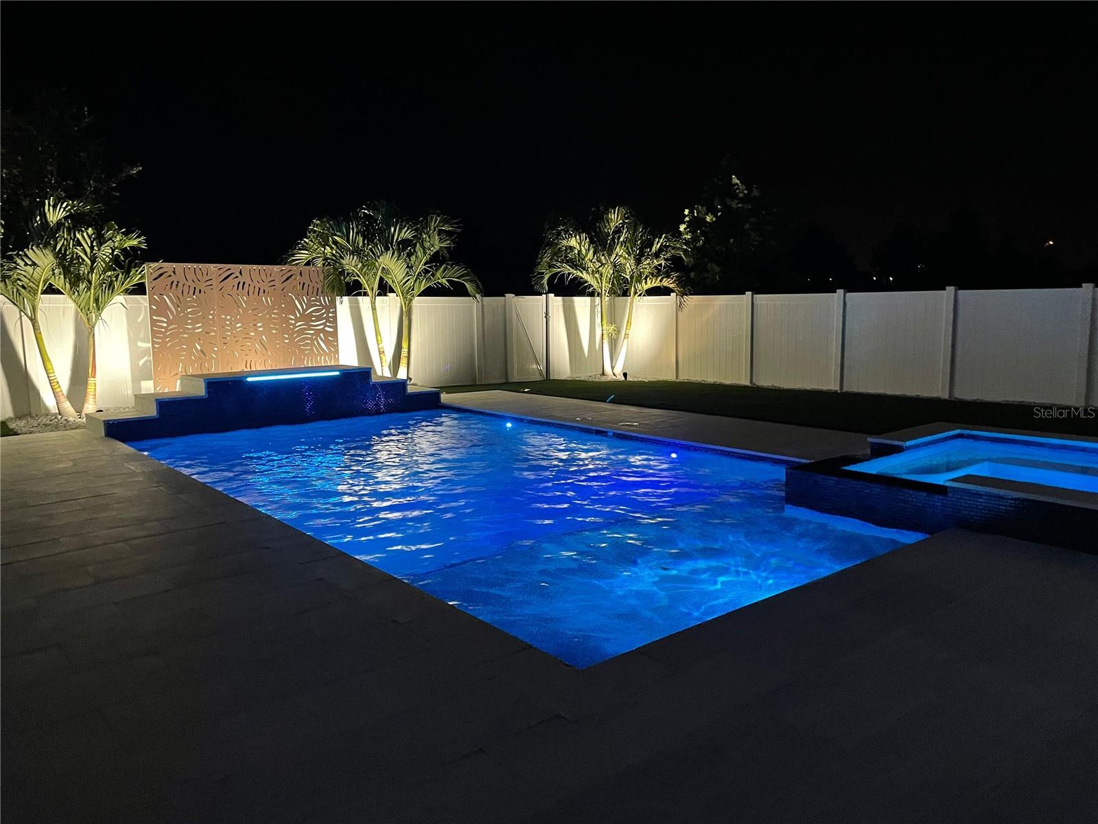 6160 HAMLIN RESERVE BLVD