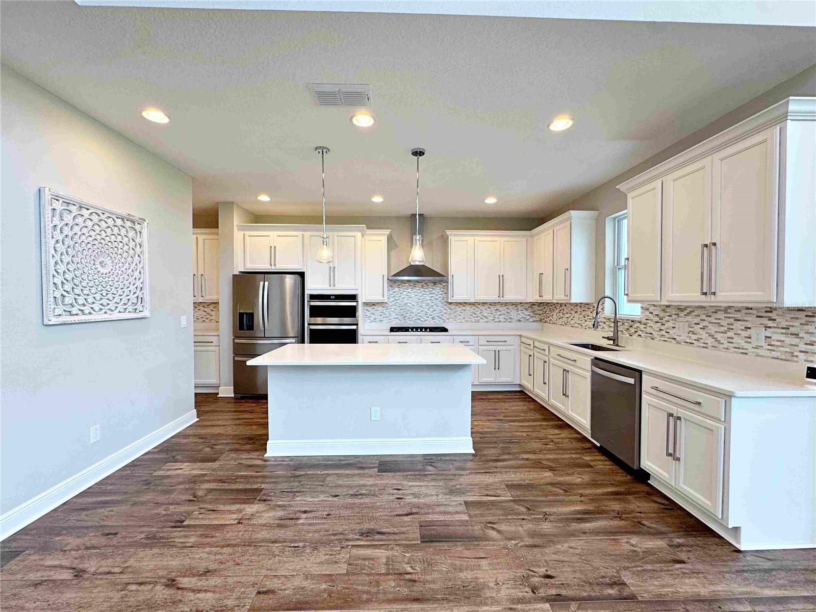 6154 HAMLIN RESERVE BLVD