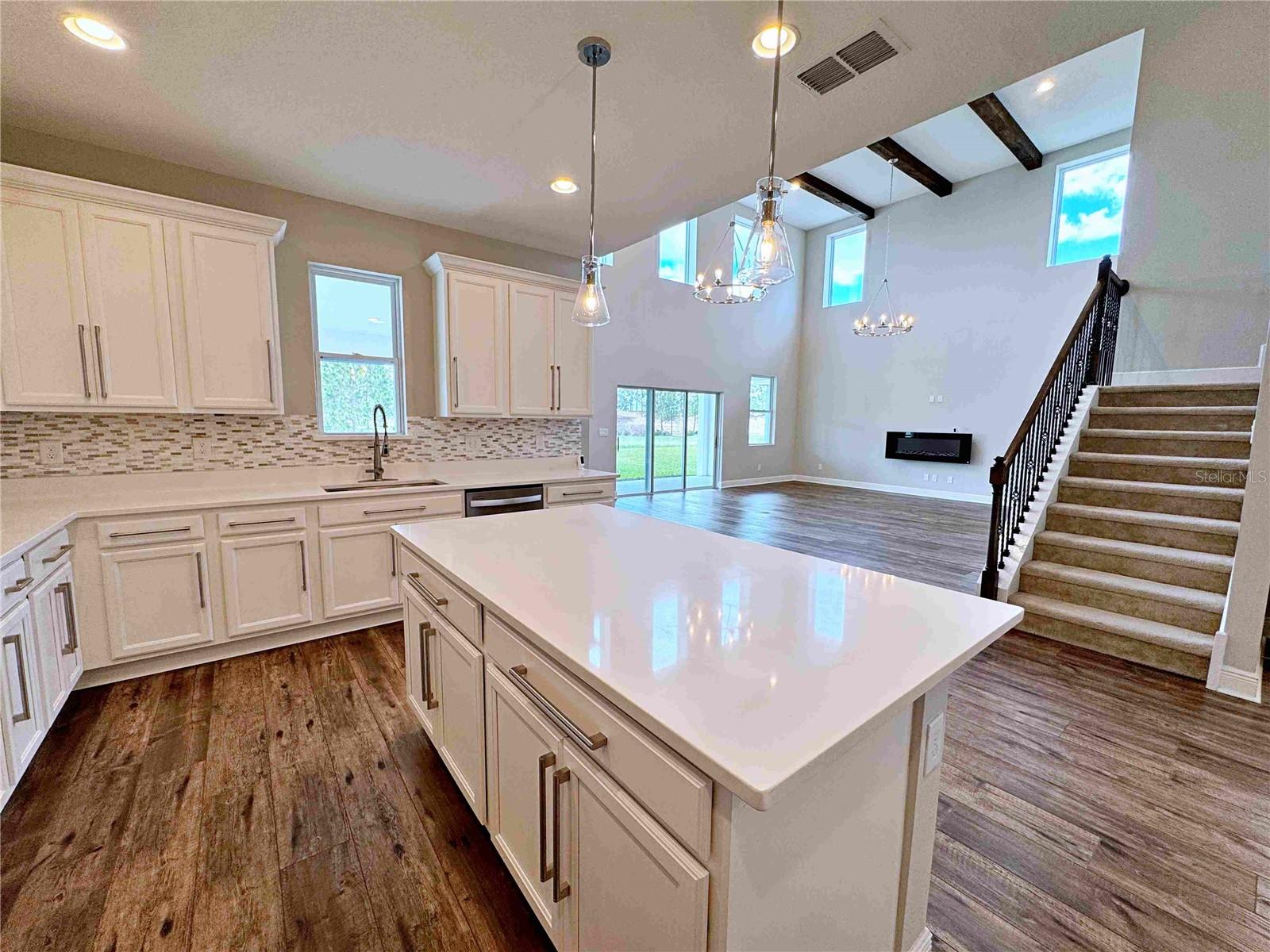 6154 HAMLIN RESERVE BLVD