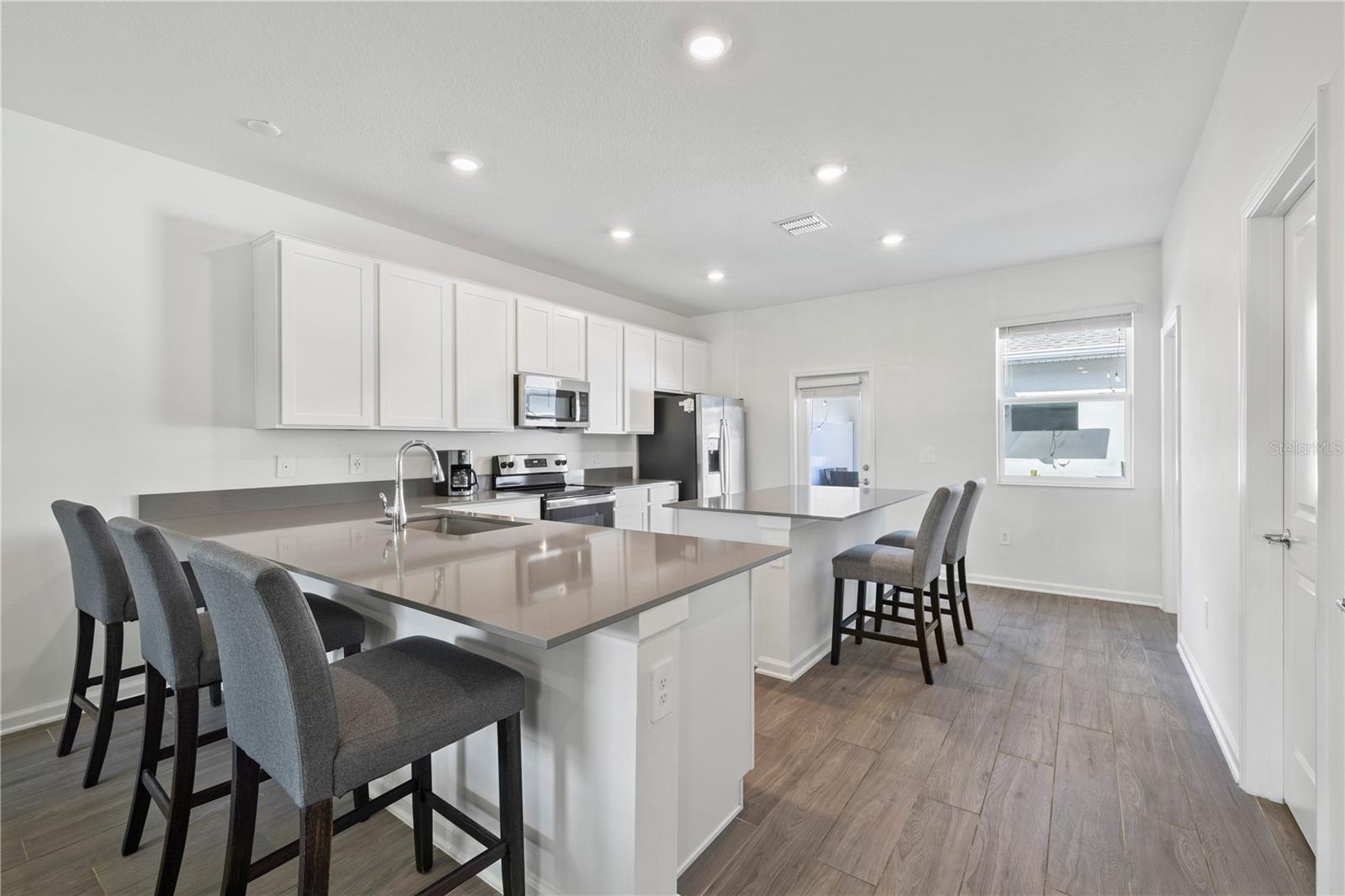 10768 RHETT BUTLER ALY