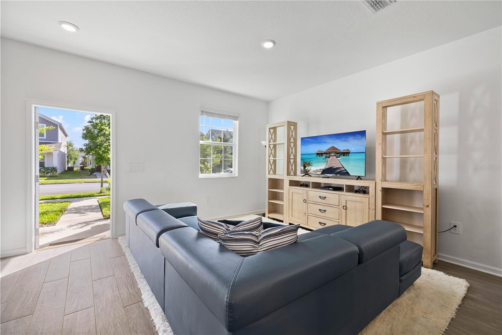 10768 RHETT BUTLER ALY