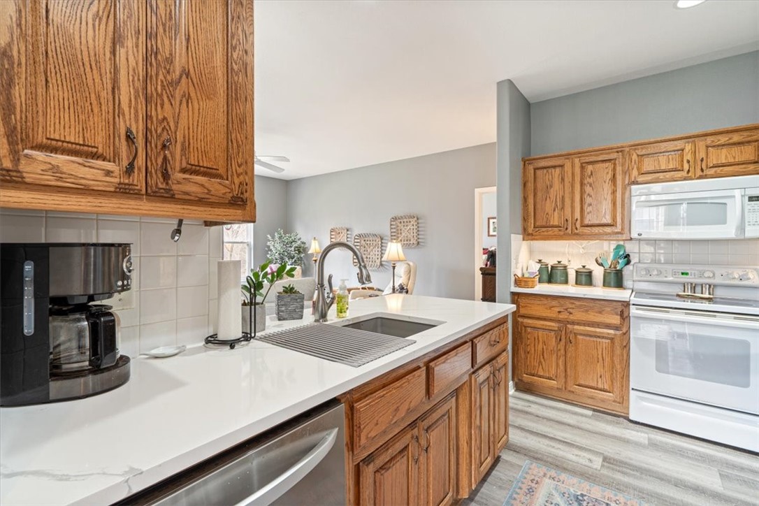 33 Highland Parkway