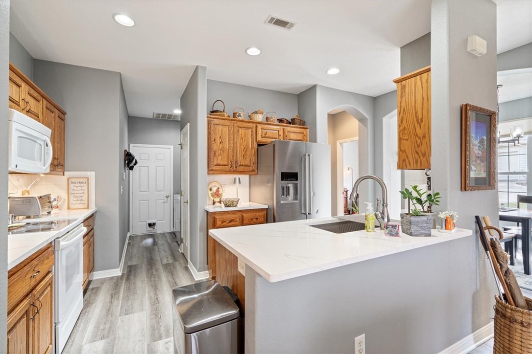 33 Highland Parkway