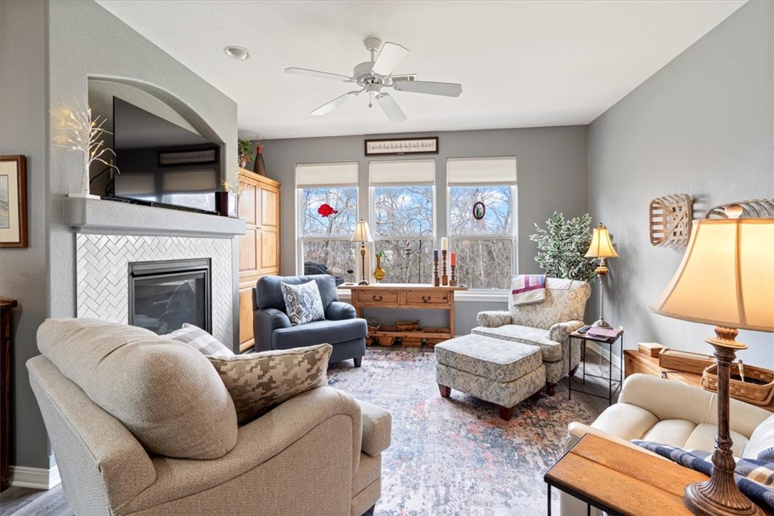 33 Highland Parkway