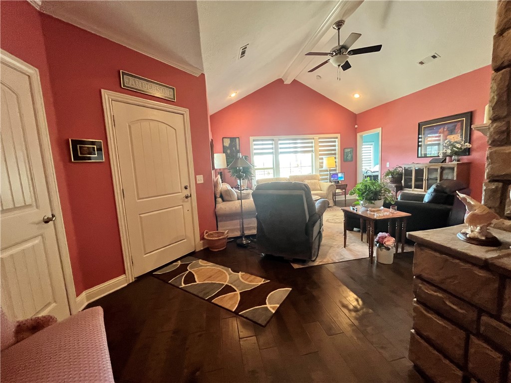 1302 SW Doe Lane