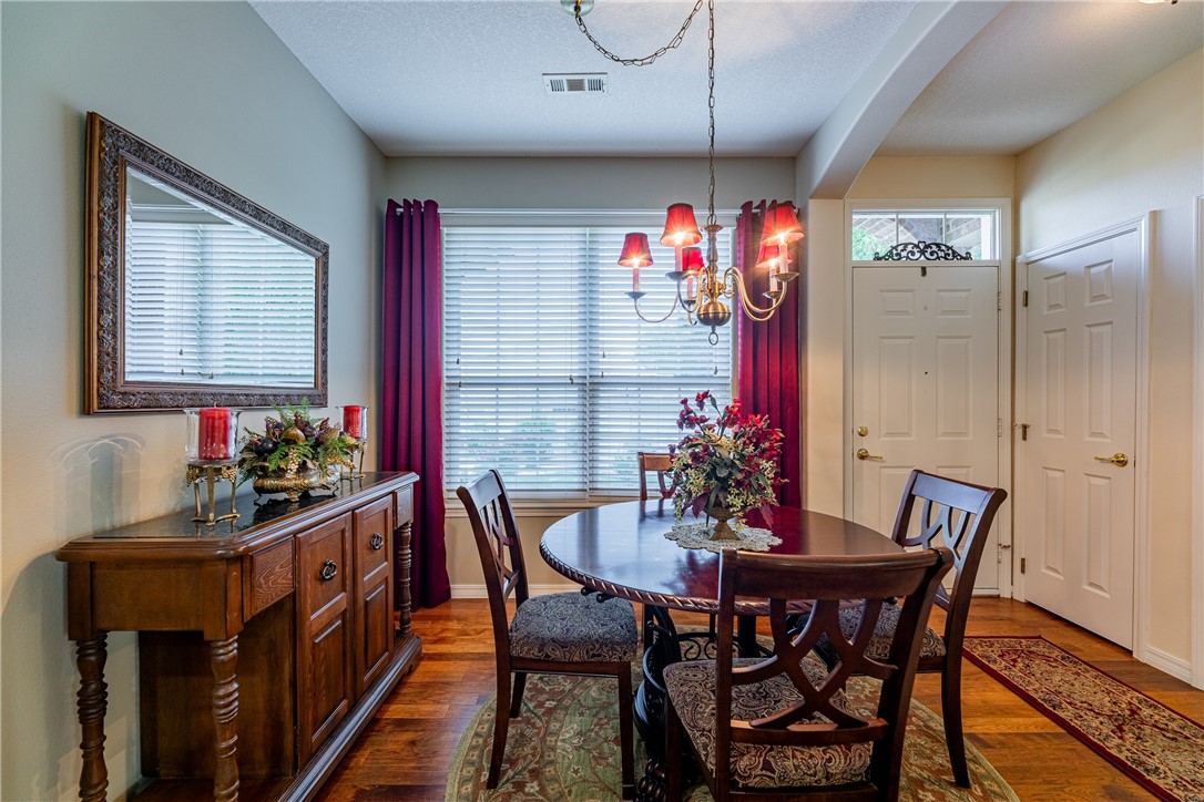 16 Highland Parkway