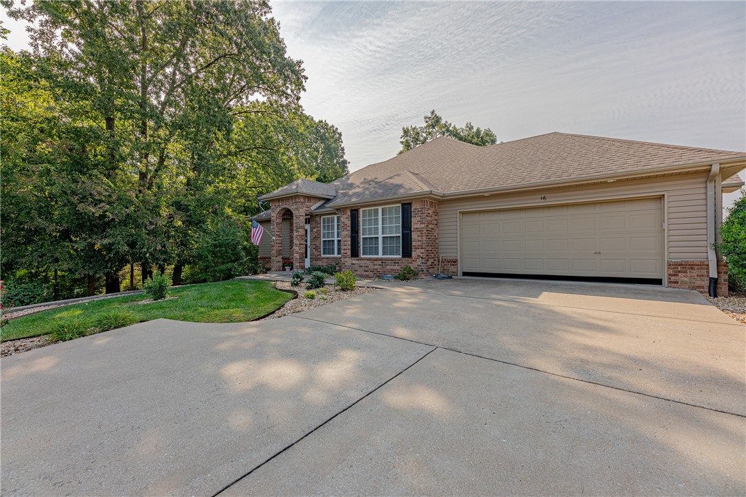 16 Highland Parkway