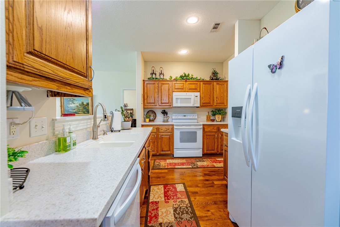 16 Highland Parkway