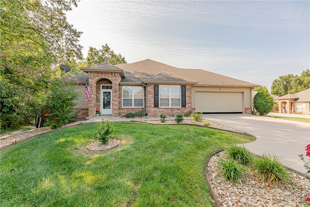 16 Highland Parkway