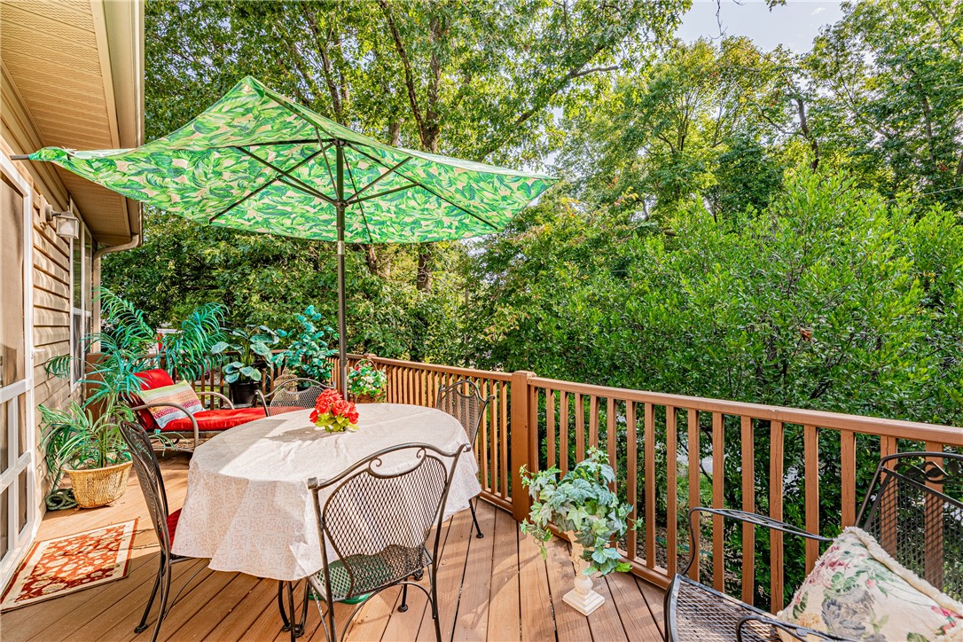 16 Highland Parkway
