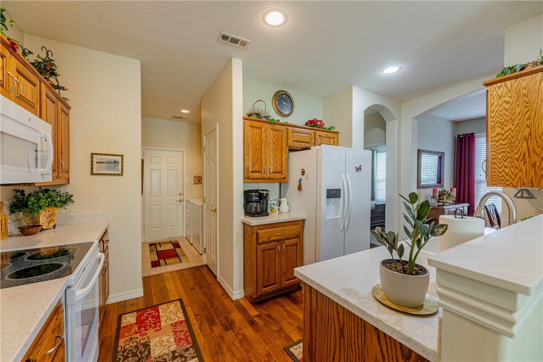 16 Highland Parkway