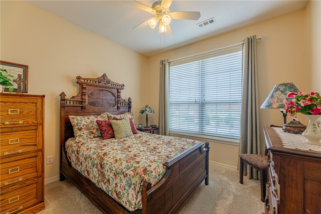 16 Highland Parkway