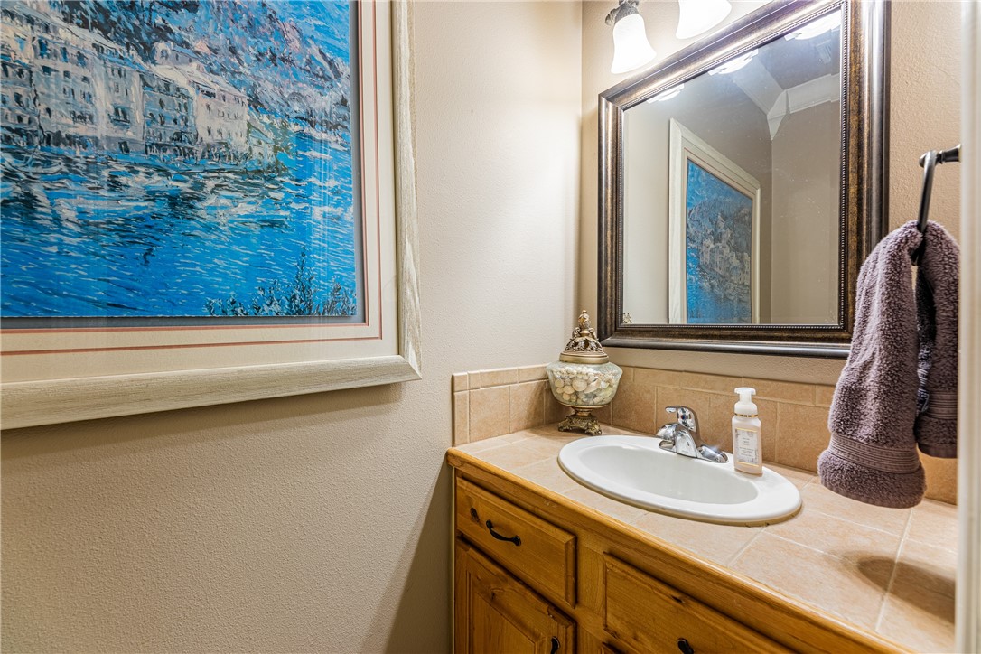 7 E Elvendon Drive