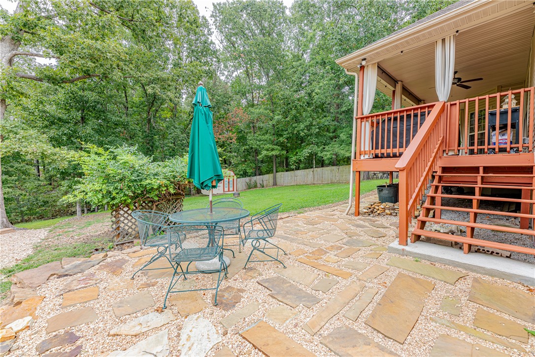 7 E Elvendon Drive