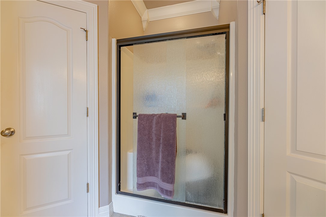 7 E Elvendon Drive