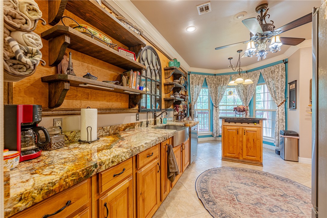 7 E Elvendon Drive