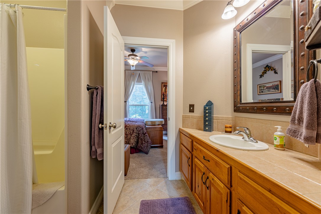 7 E Elvendon Drive