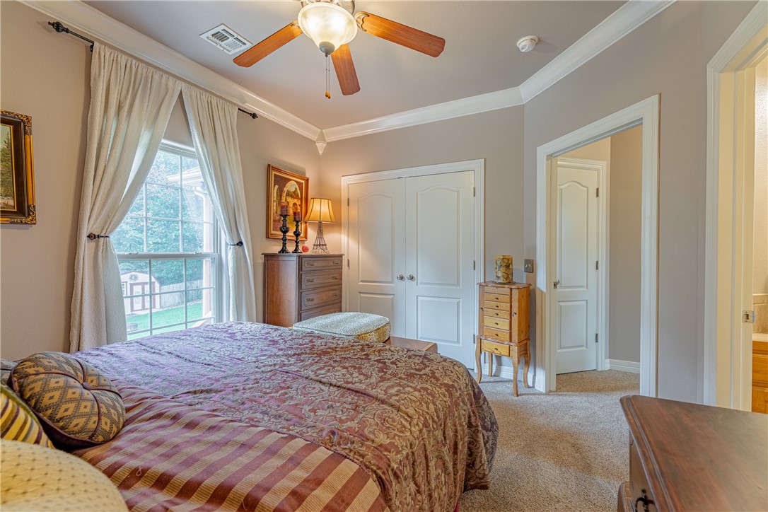 7 E Elvendon Drive