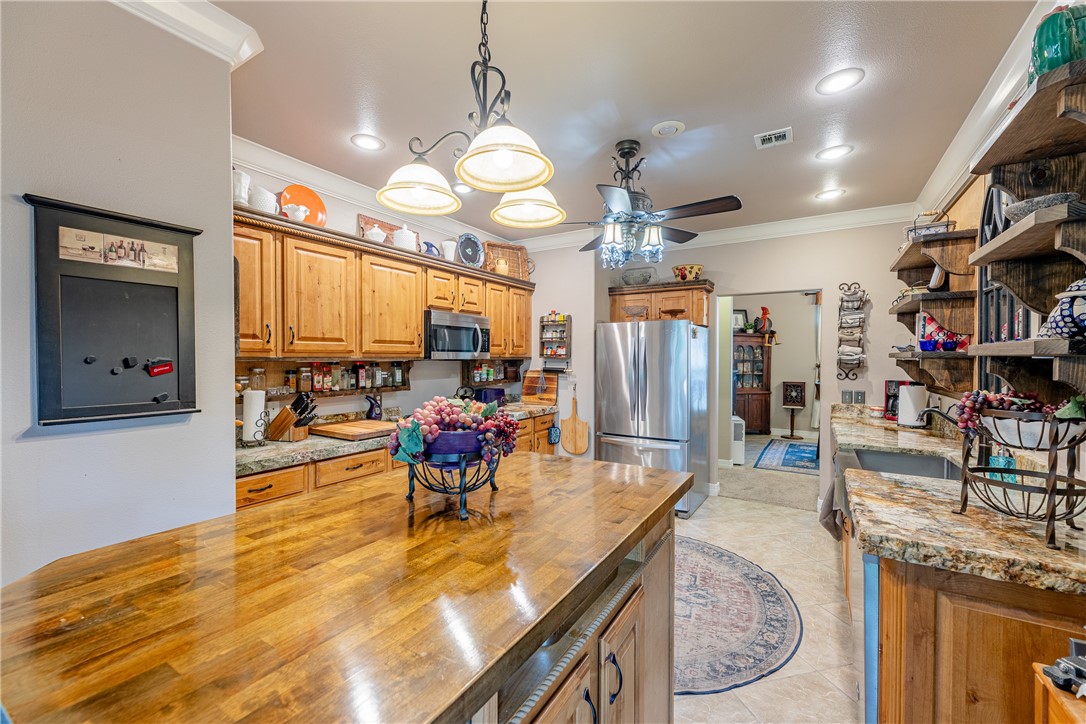 7 E Elvendon Drive