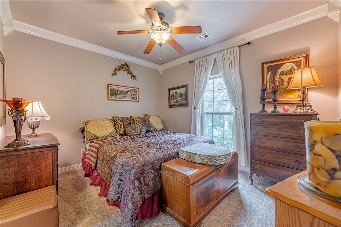 7 E Elvendon Drive